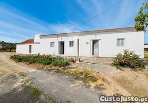 Casa por recuperar, arrumos e terreno urbano