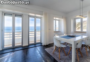 Apartamento T4 Remodelado na Primeira Linha da Praia da Nazar
