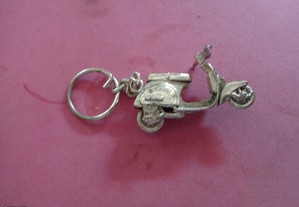 Vespa-Porta chaves banhado a prata Ourivesaria