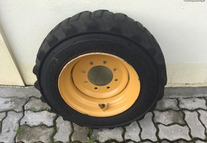 Roda e pneu para bobcat