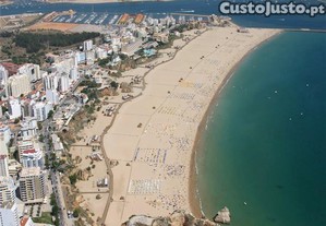 T1, na Praia da Rocha, a curta distancia da praia, com espao de garagem