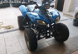 Moto 4 potente e divertida