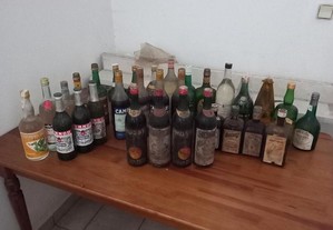 Lote de 31 garrafas muito antigas
