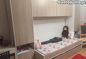 Estdios em muito bom estado