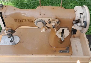 Máquina de costura SINGER de 1984