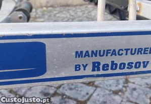 Atrelado moto agua barcos Rebosov