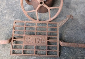 Pedal e roda de máquina de costura oliva