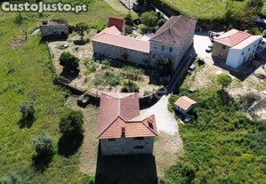 Quinta Com 4 Casas Em Marco De Canaveses