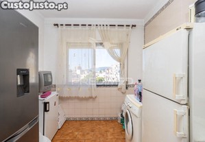 Apartamento t3 em zona central em setúbal