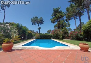 Casa / Villa T5 em Charneca De Caparica E Sobreda de 202,00 m²