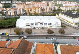 Conjunto comercial - Oportunidade de investimento com Yield de 13% - Arruda dos Vinhos