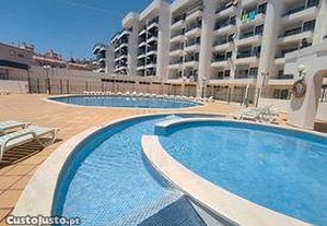 Apartamento para férias com vista mar e piscina nos olhos de água