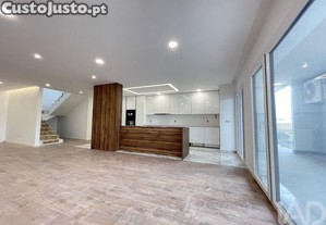 Duplex T3 em Nossa Senhora de Fátima de 143,00 m²
