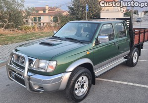 Nissan Pick Up 4x4 poucos km