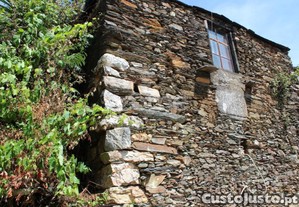 Moradia Para Restaurar Em Paraíso, Castelo De...