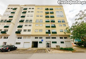 Apartamento Moderno T2 com Garagem - Prior Velho