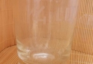 Antigo copo de aferição vidro grosso gravação a fosco, capacidade 1/4 litro