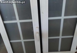 Janelas oscilobatente