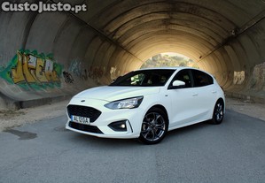 Ford Focus St-Line MHEV - 21