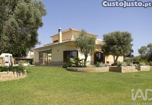 Casa / Villa T4 em Quelfes de 260,00 m²