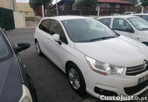 Citroën C4 1.2 com 42.000 km gasolina