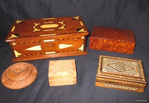 Caixas de madeira com embutidos guarda jóias
