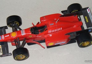 Ferrari F 310 Michael Schumacher - Maisto 1/20