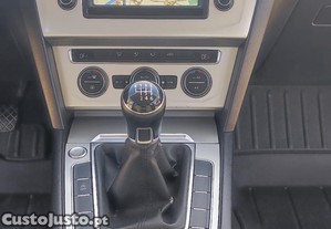 VW Passat Sedan - 15