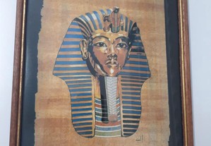 Quadro em papiro com a face de Tutankamon