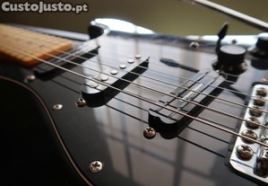Squier Stratocaster by FENDER com pickup Seymour Duncan SHR-1