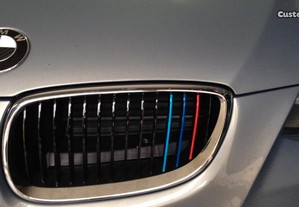 Fitas para grelha BMW M (Tri color)