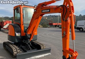 mini giratoria Doosan 3,5 t