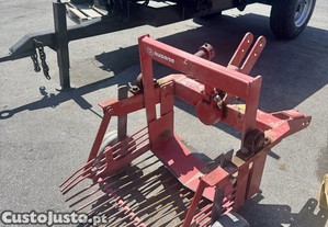 Arrancador de Batata Vibratrio Semi Novo para trator