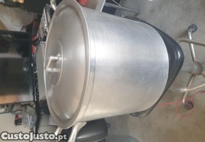 Panela de alumnio grande