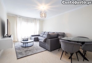 Apartamento T3, Elevador e Garagem em Loures/ Sto. António dos Cavaleiros