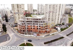 Apartamento NOVO T2, a 200 metros da PRAIA ,de Armação , ALGARVE