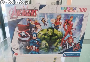 Puzzle Clementoni Marvel Avengers Super Supercolor 48,5x33,5cm 180 peas