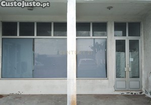 Invista no Futuro: Espao Comercial na Ribeira Grande
