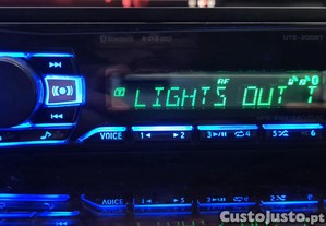 Alpine UTE-200BT com USB e Bluetooth