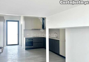 Apartamento t0+1 c/ localização privilegiada