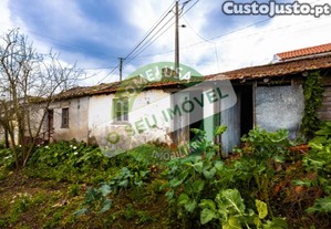 Moradia Para Reconstrução Em Pereira