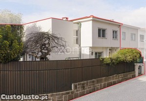 Moradia T4 Com Garagem E Jardim | R. Tanger, Porto