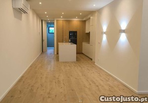 Apartamento T2 em Lordelo Do Ouro E Massarelos de 126,00 m²