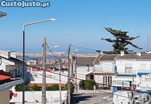Duplex T3 em Atouguia da Baleia de 77 m²