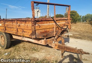 Reboque Galucho 5000 kg Tribasculante Para Tractor Agricola 1 Eixo com matricula Prpria Pronto a Mudar de Nome 