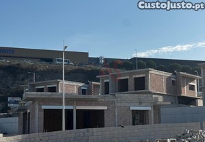 Moradia T3 De Rc Com Piscina Em Construo Em Pias, Lousada