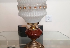 candeiro vintage , em metal e vidro
