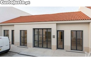 Casa de Cidade T6 em Almeirim de 391,00 m²