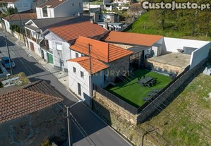 Luxuosa Moradia Nova em Sanguedo com Jardim e Garagem, 25 min Porto e 15 min Espinho
