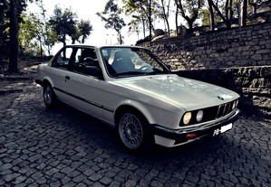 BMW 323 i E30 Coupe